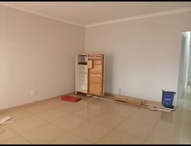 3 BEDROOM FREEHOLD FOR SALE IN GELUKSDAL